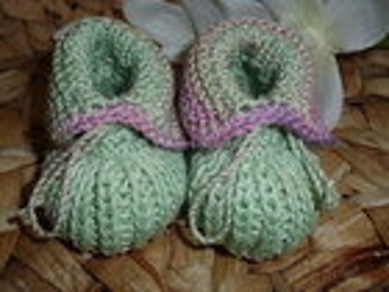 Unique: baby shoes in pastel shades for 0-4 months 100% cotton hand-knitted ready to ship image 1