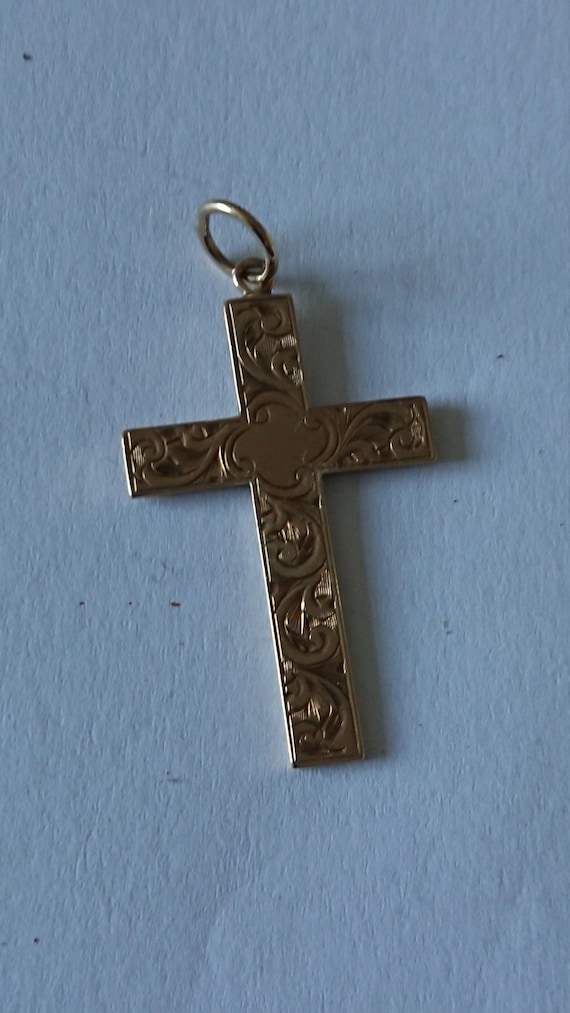 Gorgeous, vintage gold cross, 9ct gold