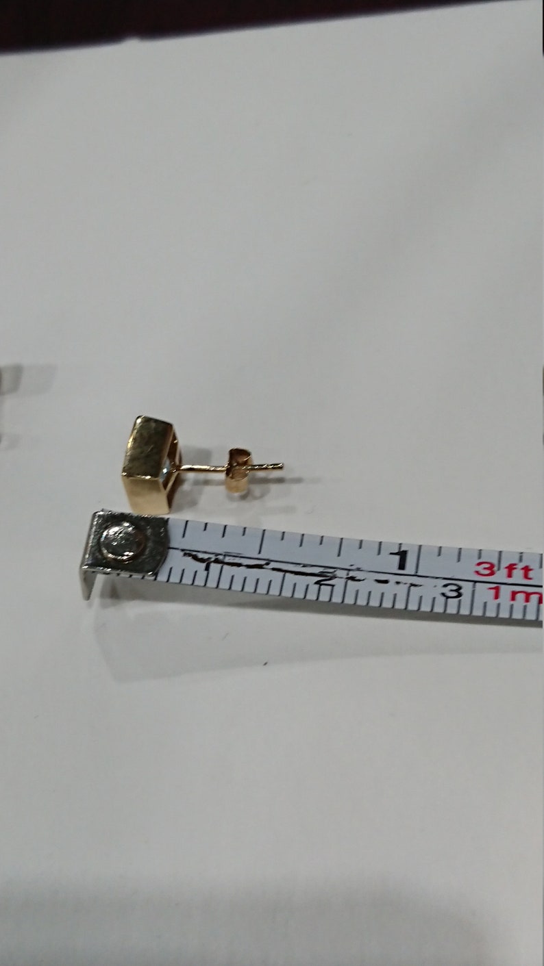 vintage 9ct gold and aquamarine stud earrings Really pretty