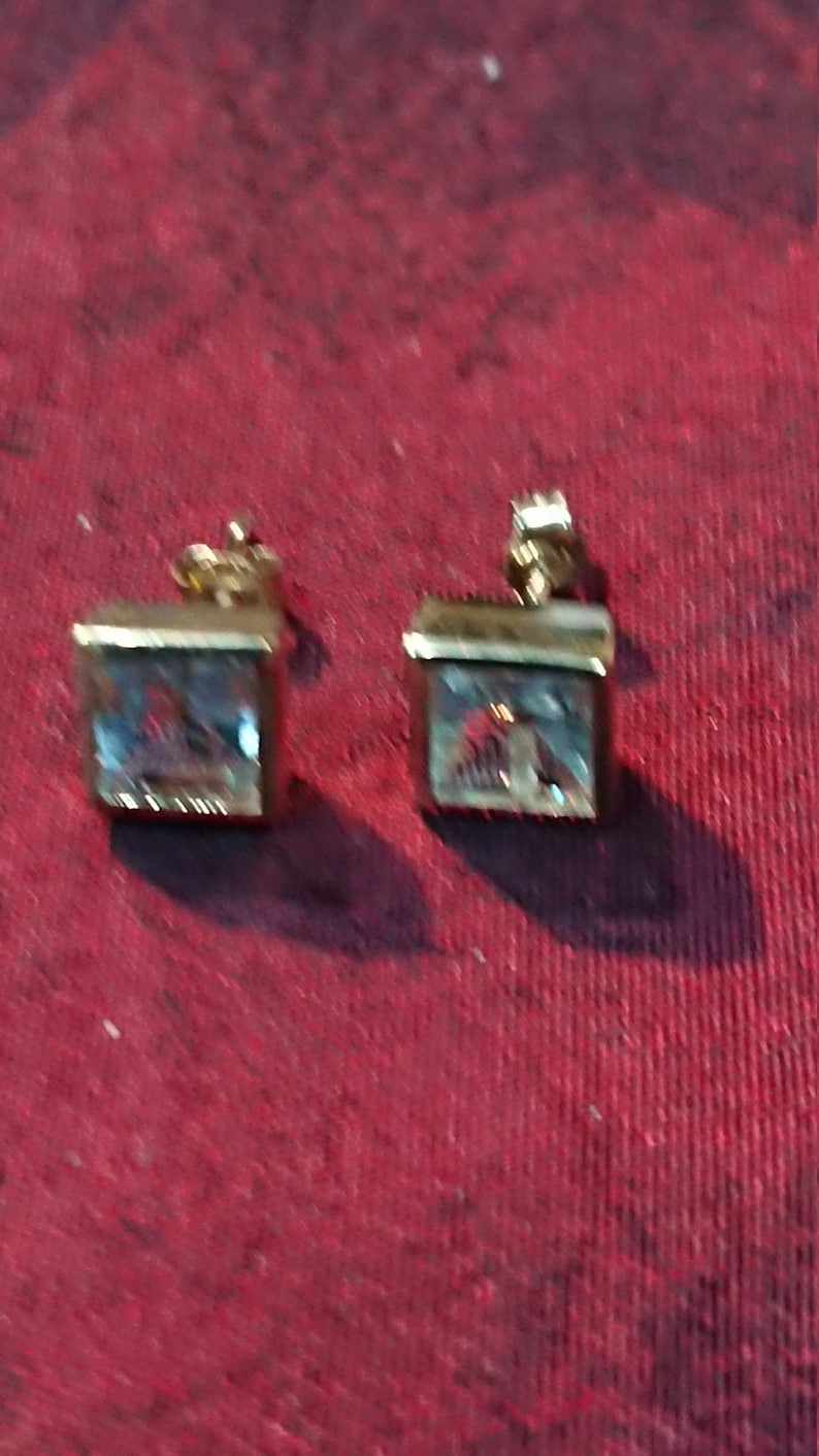 vintage 9ct gold and aquamarine stud earrings Really pretty