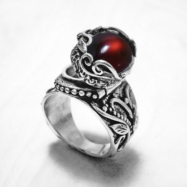 Poison Ring Silver Gift, Garnet Poison Ring, Medieval Poison Ring, Vintage Poison Ring, Pillbox Ring, Poison Box Ring, Snuff Box Ring Silver