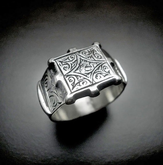 Mens sovereign ring sale silver