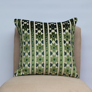 Kashan Geometric Cut Velvet Cushion. Emerald Green and Natural Beige Triangular Geometric Pattern. 17x17" Cushion Cover