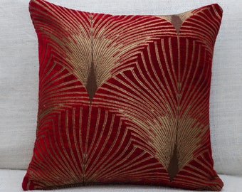 Art Deco ventilatorkussen. Rood en Goud. Luxe fluwelen chenille. Dubbelzijdige geometrische veerstijl. Vierkant kussen van 17 x 17 inch. Jaren '20 en '30 stijl