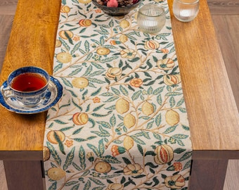Chemin de table William Morris à motif grenade jaune. Design vintage emblématique de Morris. Décoration de table. Disponible en trois tailles.