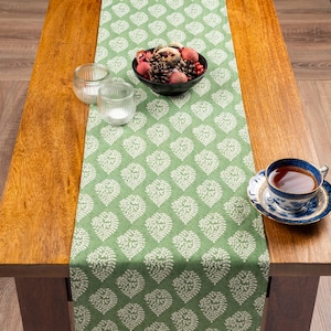 Linden Leaf Linen Blend Paisley Motif Table Runner in Fern Green. Dinner Party Table Decoration. Available in Three Sizes.