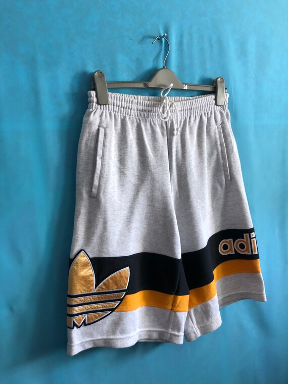 VINTAGESTOCKIZ SALE VTG Shorts Adidas Trefoil Big Logo Spell Out Tricolor jaspo Large 1599