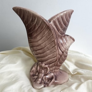 Vintage Gonder triple leaf pink vase - triple leaf and flower vase, Gonder h67 vase