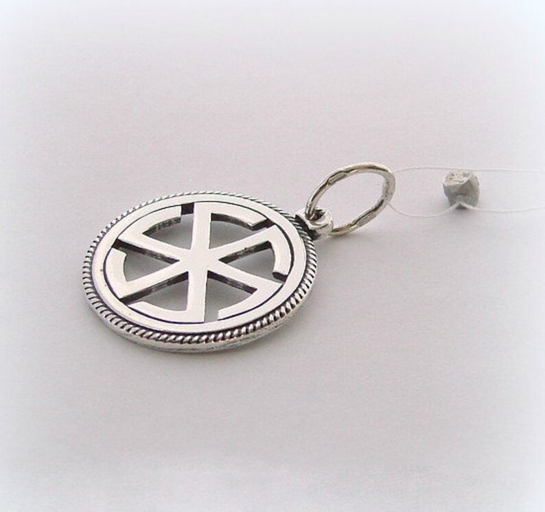 подвески обереги из серебра. славянский оберег валькирия. славянский амулет свитовит. славянские кулоны из серебра. амулеты ладинец, колядник.