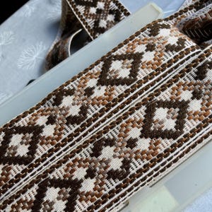 Galon passementerie vintage, ancien, français, vendu au metre (max 9 m), pour couture, sieges, rideaux, scrapbooking, costumes; marron beige