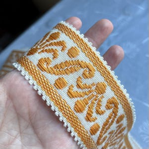 Galon passementerie vintage, ancien, français, vendu au metre (max 22 m), pour couture, sieges, rideaux, costumes; orange jaune beige