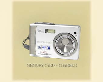 Silver Olympus FE-5500 - Vintage Digital Camera. Point and Shoot