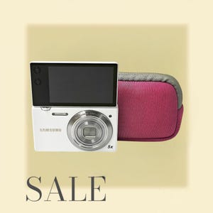 Samsung MV800 bianca con touchscreen ribaltabile - Fotocamera digitale vintage. Fotocamera punta e scatta. Testata