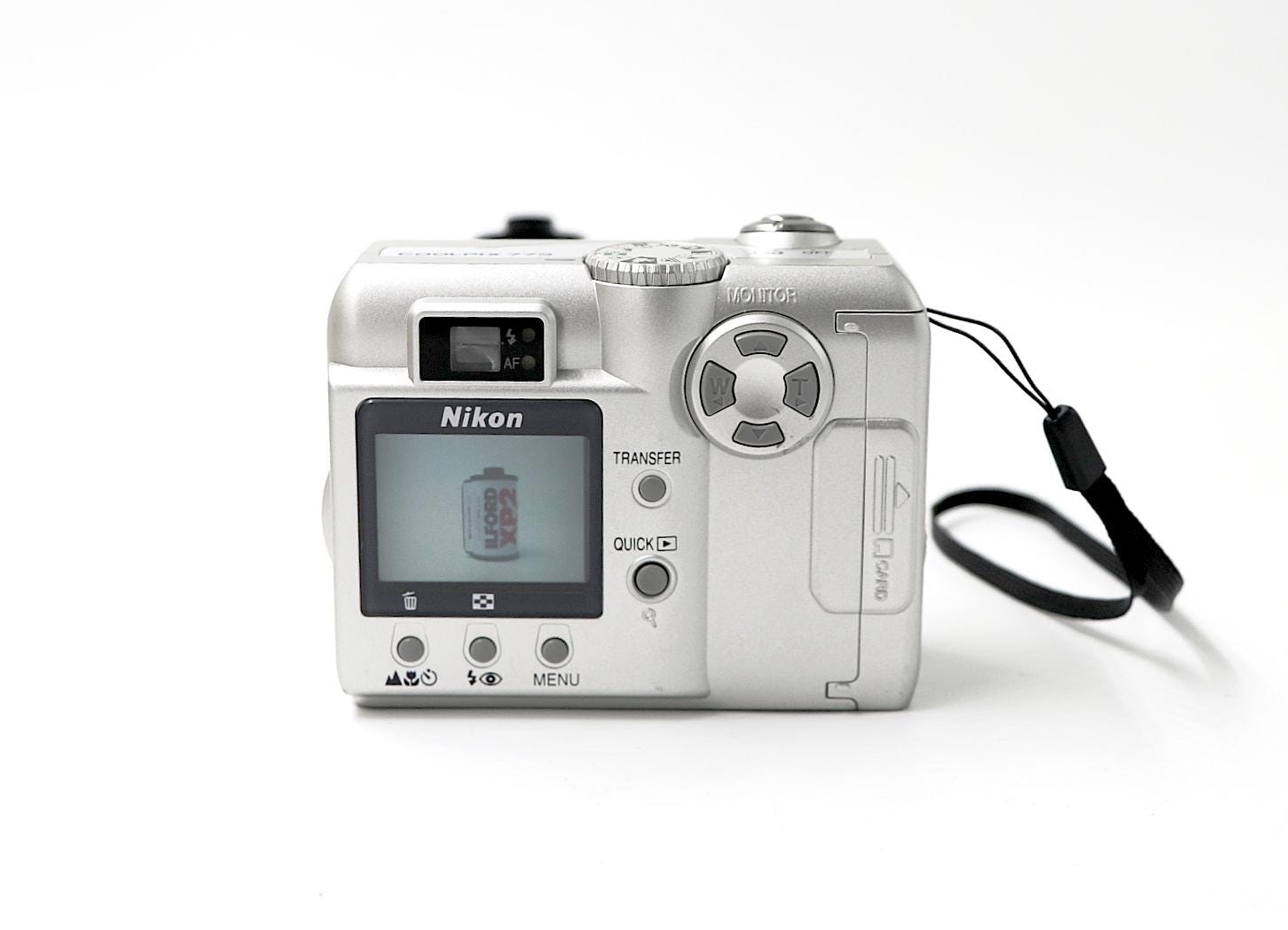 Nikon Coolpix 775 Silver - Vintage Digital Camera. Point and Shoot