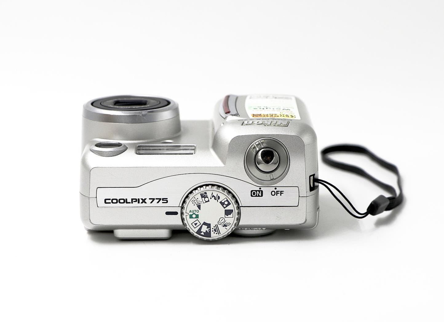 Nikon Coolpix 775 Silver - Vintage Digital Camera. Point and Shoot