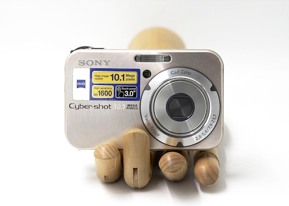 Sony Cyber-shot DSC-N2 Gold Touchscreen - Silver Vintage