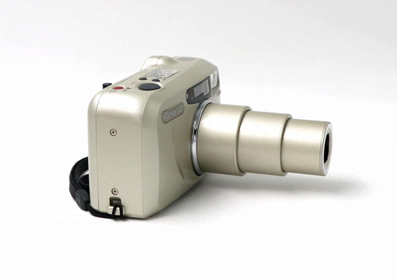 Yashica Zoomate 105 SE - Analog Film Camera. Point and Shoot
