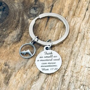 Uloveido Look Up To The Sky Mustard Seed Necklace & Keyring Set For Men (White) - View #9