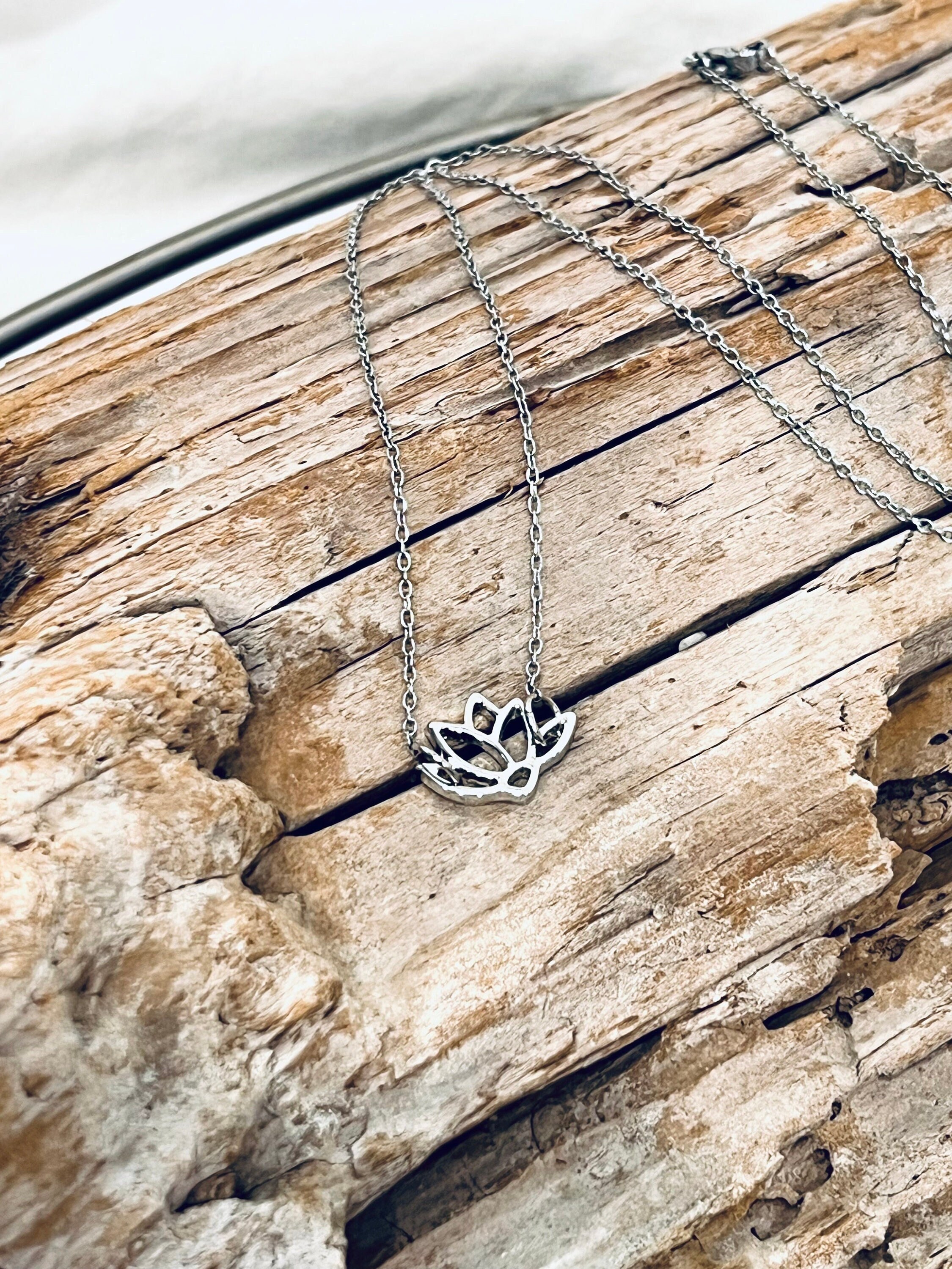 アクセサリー STRONG LOTUS SILVER NECKLACE LOTUS SILVER NECKLACE GOLD – STRONG