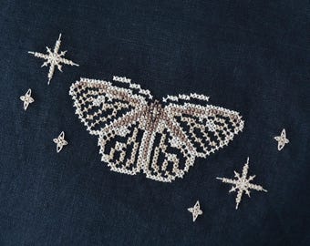 Patrón de punto de cruz de polilla de medianoche en PDF