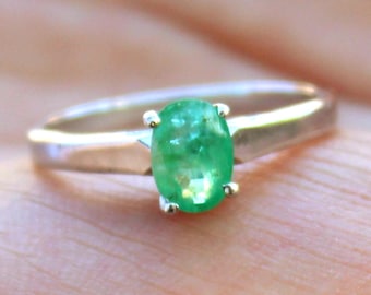 Natural Oval Emerald 925 Sterling Silver Bold Prong Set Solitaire Ring Minimalist Dainty Stacking May Birthstone Simple Elegant Promise Gift
