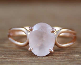 Genuine Rose Quartz 10x14mm Pear /& .925 Silver Plated Handmade Solitaire Rings