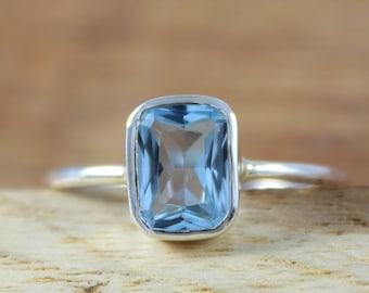 Natural Blue Topaz - 6 x 8 MM Octagon Cut - 925 Sterling Silver - Promise Ring - Simple Ring - Bijoux gemstone - Bague faite à la main