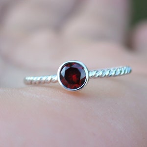 Natural Red Garnet Ring - 925 Sterling Silver - Handmade Jewelry - Twist Band Ring - 5 MM Garnet Gemstone - Birthstone Ring - Statement Ring