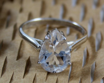 Anillo de topacio natural en forma de pera: Joyería artesanal de plata de ley 925 con piedra natal.