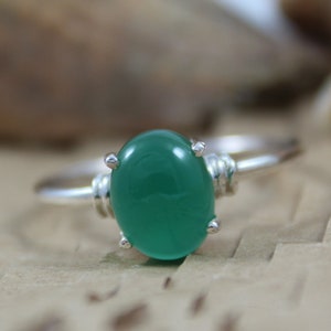 Natural Green onyx Cabochon - 925 Sterling Silver - Handmade Jewelry - Gemstone Ring - Statement Ring - Birthstone Ring - Silver Ring