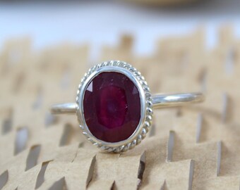 Handgemachter Sterling Silber Ring mit Rubin