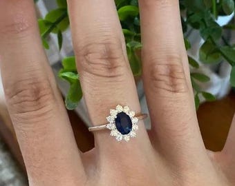 Blauer Saphir In 925 Sterling Silber, Prinzessin Diana Halo Cluster Ring, Oval September Birthstone Schmuck, Jubiläumsgeschenk im viktorianischen Stil