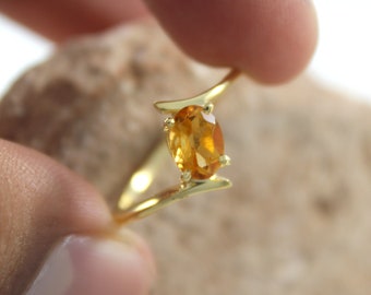 14K Gold Dainty Citrine Ring, Oval Citrine Solitaire Bypass Ring, Vibrant Citrine Gemstone, November Yellow Birthstone, Gold Engagement Ring