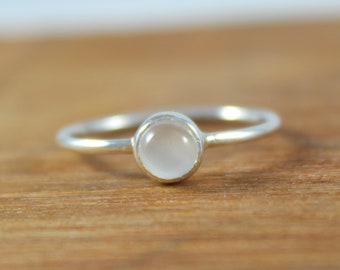 925 Solid Sterling Silver - Natural Moonstone - 5 MM Round Cabochon - Handmade Jewelry - Promise Ring - Birthstone Ring - Stackable Ring