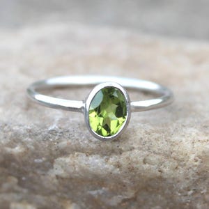 Oval Peridot Solitaire Ring, Peridot Sterling Silver Ring, Bezel Set Peridot Ring Natural Peridot Ring Dainty Women Ring Simple Peridot Ring