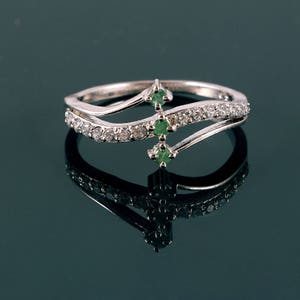 Most Beautiful Emerald Ring, Solid Silver Ring, Minimalist Emerald Delicate Ring, Emerald Engagement Ring, Vintage Emerald Anniversary Ring