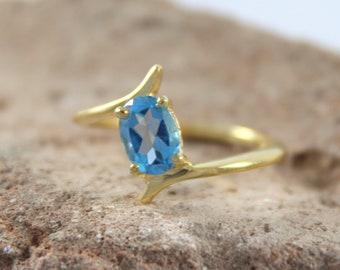 Natural Blue Topaz Ring - Gold Gemstone Ring - 5 X 7 Natural Blue Topaz - Size US 3 - 13 - 14K 18K Gold - Birthstone Ring - Stacking Ring.