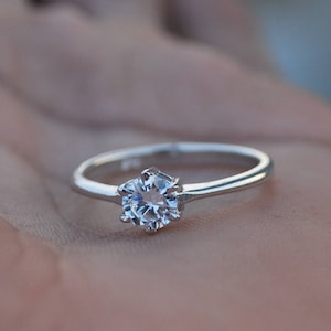 Round Cut White Zircon Ring In 925 Silver, Prong Setting Diamond Simulate Ring, Zircon Solitaire Ring, Classic Ring Mom&#39;s Gift Proposal Ring