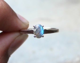 Prong Set - 925 Sterling Silver - Natural Labradorite Ring - Handmade Jewelry - Statement Ring - Labradorite Gemstone - Birthstone Jewelry