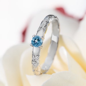 Sterling Zilver Hawaiiaanse Blauwe Topaas Prinses Plumeria Flower Scroll Ring Stapelbare Trouwring