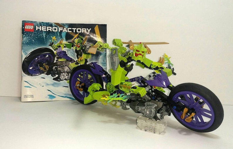 CG6 Lego 6231 Hero Factory Speeda Demon Moto Bike complet de 2012