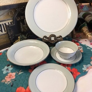 Vintage Noritake China GREENCOURT Pattern 5 Piece Place Setting