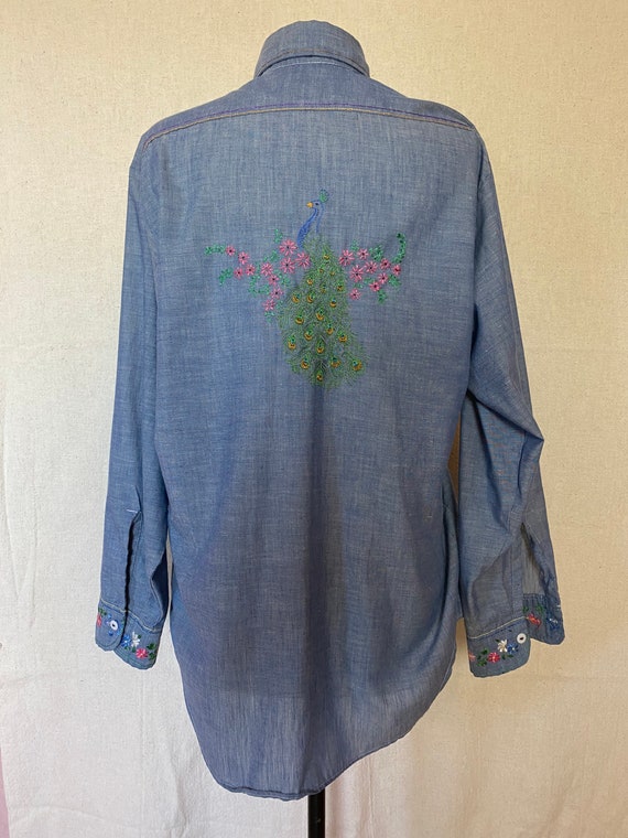 70’s Embroidered Work Shirt // vintage chambray m… - image 7