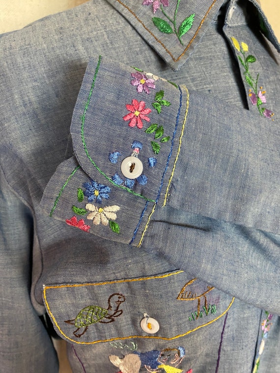 70’s Embroidered Work Shirt // vintage chambray m… - image 9