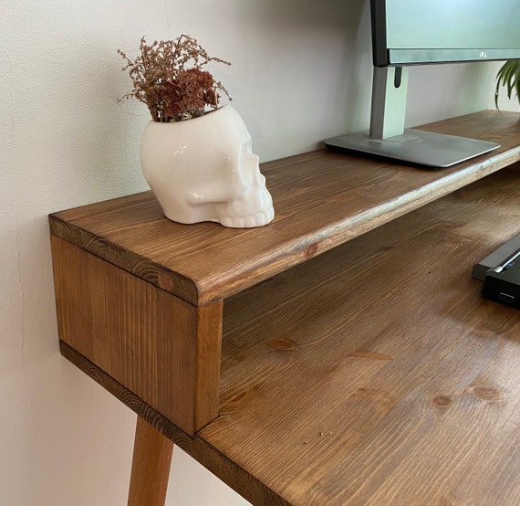 Tapered leg desk deals