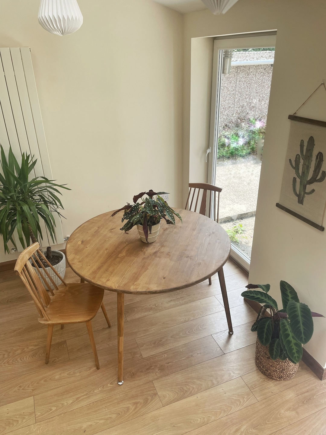 Round Dining Table. Solid Wood Circular Table. Kitchen Table. Tapered  Wooden Legs. Large 119cm, Natural, Light, Handmade, Inside / Outside - Etsy 