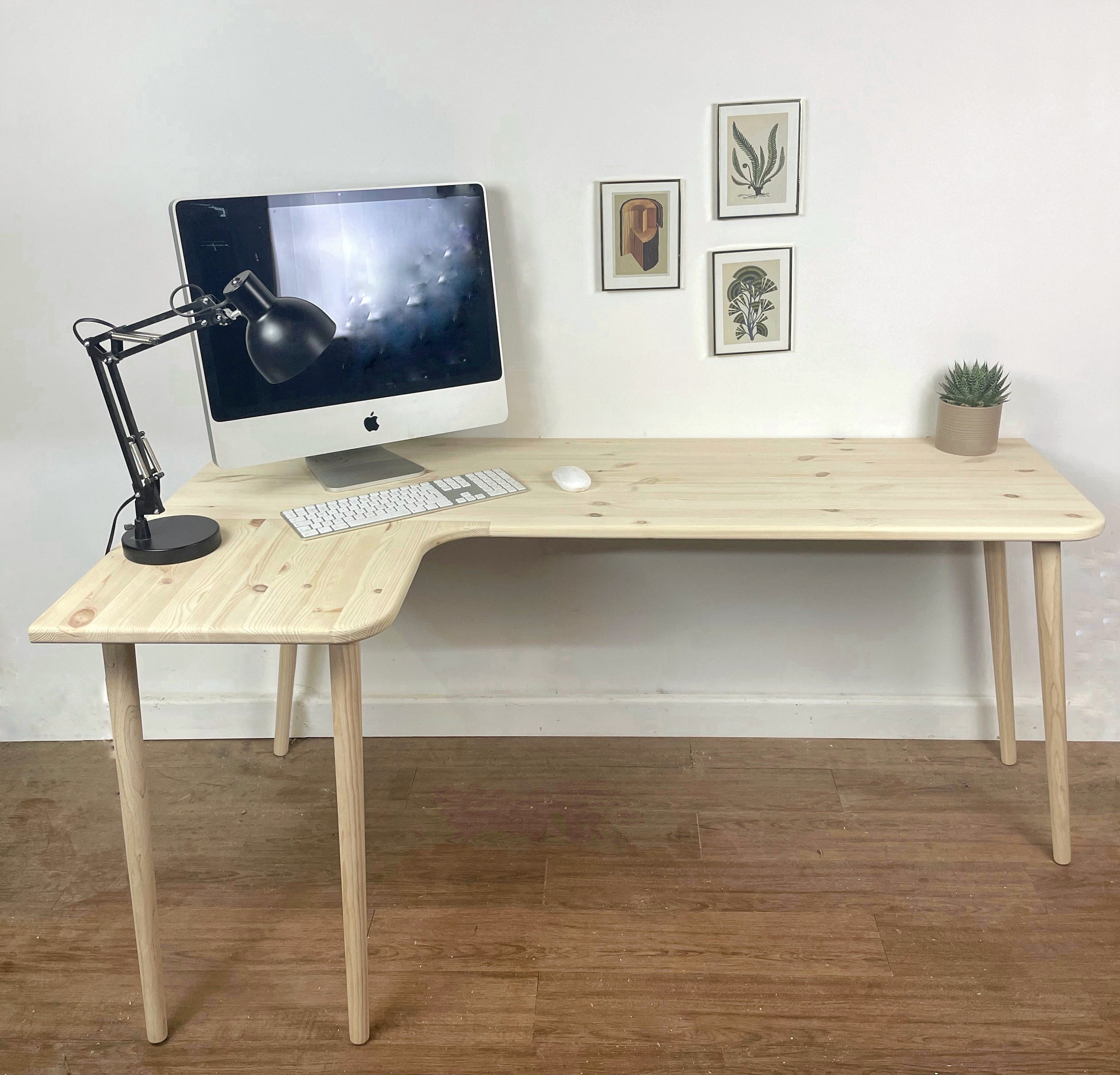 Mesa de ordenador en esquina y en madera de haya