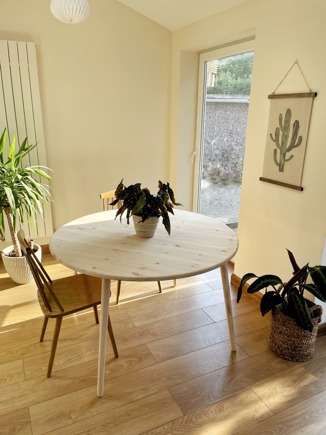 Round Dining Table. Solid Wood Circular Table. Kitchen Table. Tapered ...