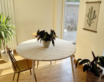 Round dining table. Solid wood circular table. Kitchen table. Tapered wooden legs. Large 119cm, natural, light, handmade, inside / outside
