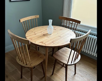Extending extendable round dining table and chairs, circular, wooden legs, solid wood, handmade, 90cm to 150cm. Set of 4 dining chairs, matc
